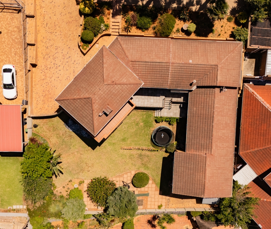 To Let 3 Bedroom Property for Rent in Loevenstein Western Cape